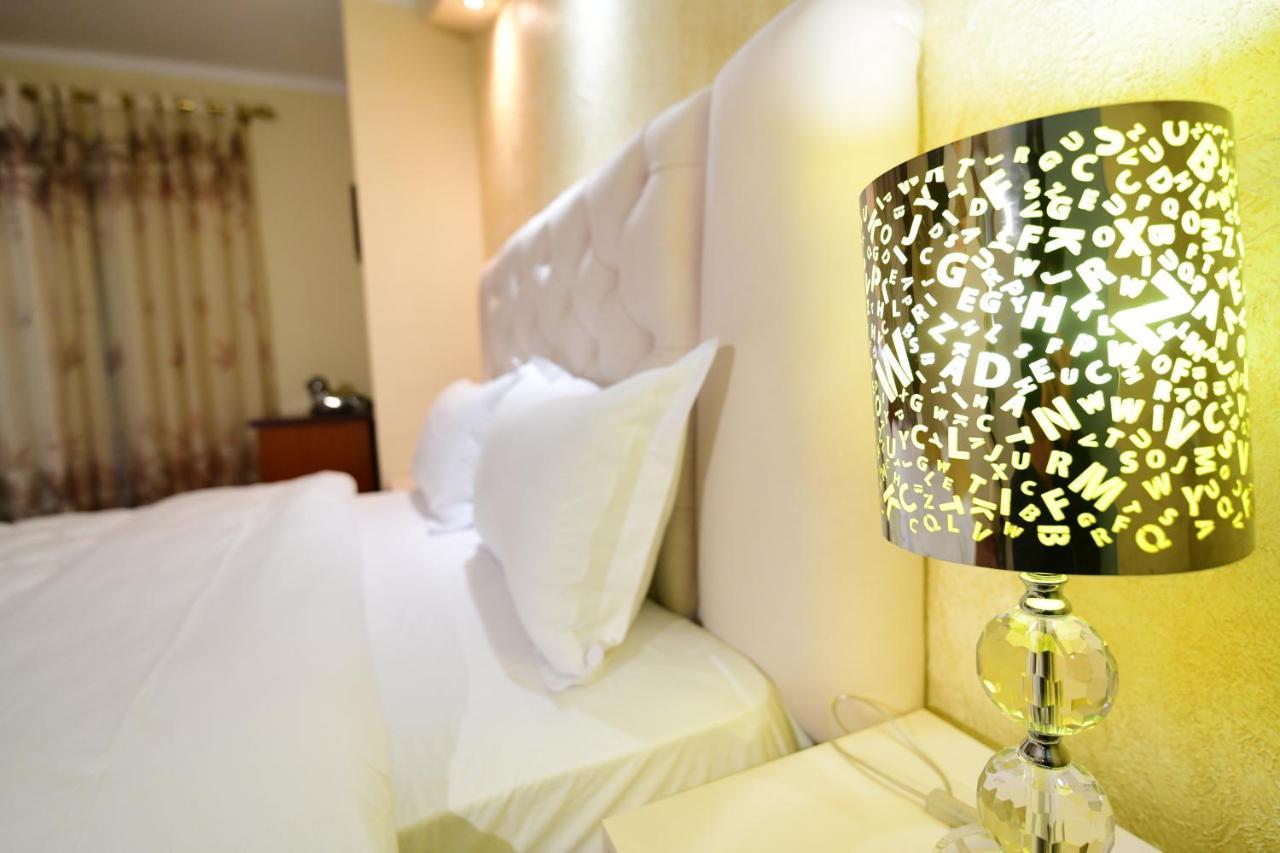 Zobo Hotel Shkodra Kültér fotó
